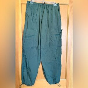 Abercrombie & Fitch YPB Green Cargo Pants Size M